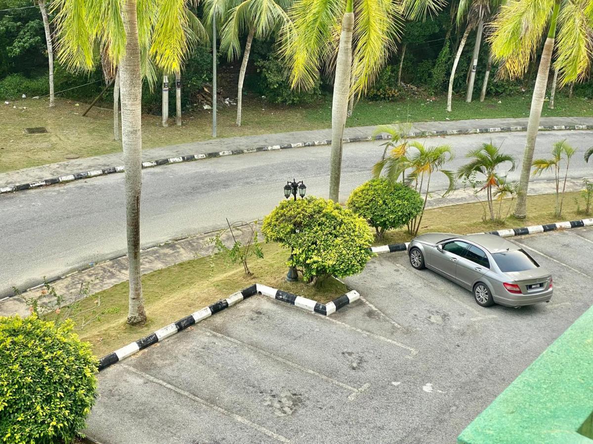 Marina Cove, Lumut Apartment Luaran gambar
